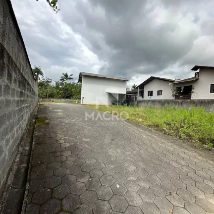 Imagem Terreno contendo 2 apartamentos | Guaramirim | Ilha da Figueira