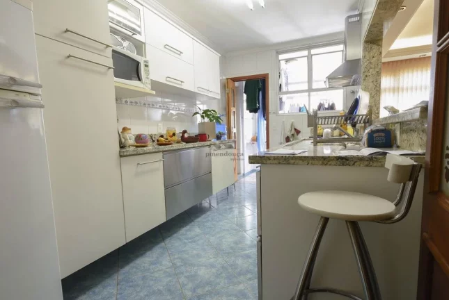 Imagem Apartamento reformado com 117M2 a venda no bairro Perdizes! Possui amplo living para dois ambientes,...
