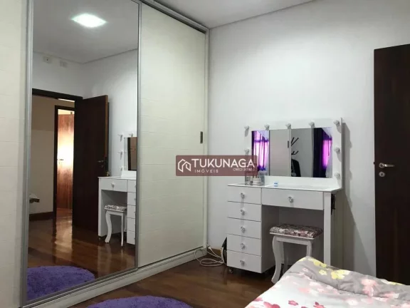 Imagem Casa com 3 quartos à venda, 250 m² por R$ 1.700.000 - Vila Milton - Guarulhos/SP