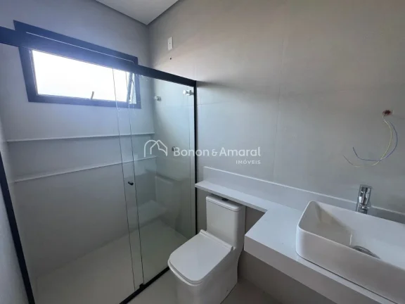 Imagem Localizada no condomínio La Dolce Vita, esta impressionante casa nova de alto padrão oferece o má...