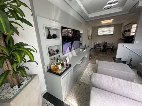 Imagem Casa moderna com 03 vagas de garagem na Aparecida!