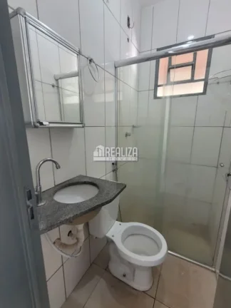 Imagem Casa à venda em Uberaba, no bairro Jardim Copacabana - 2 dormitórios, 4 garagens