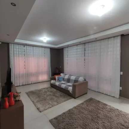 Imagem Casa mobiliada com 2 dormitórios e 2 vagas de garagem no bairro Floresta em Joinville