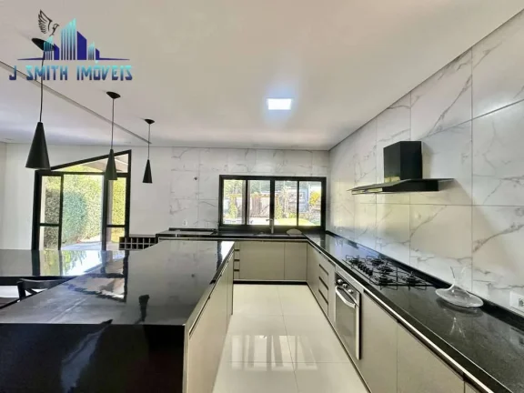 Imagem Cond. Vintage Granja Viana - Moderna, 4 suítes (1 no térreo), piscina!