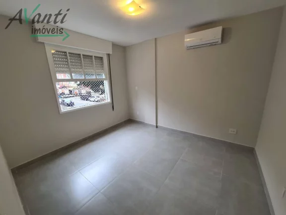 Imagem Apartamento à de 2 quartos , 83m², todo reformado, localizado no bairro Embaré - Santos/SP