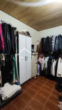 Imagem Casa Espinheiros Parcialmente Averbada