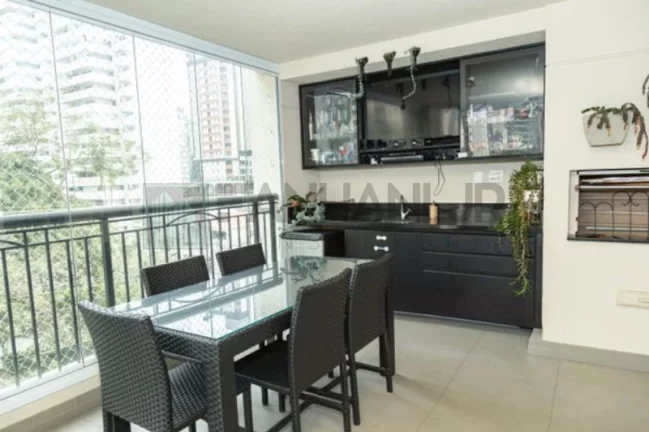 Imagem Imperdível apartamento de luxo em Moema, São Paulo-SP: 4 quartos, 2 suítes, 3 salas, 4 banheiros, 2 vagas de garagem, 174 m².