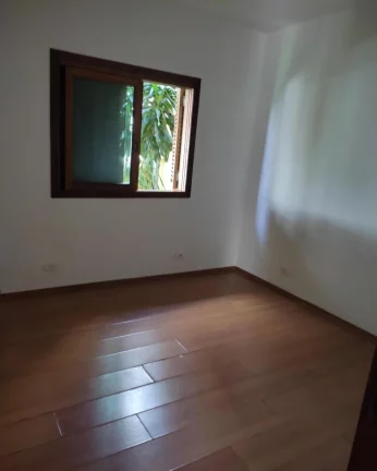 Imagem Lindo sobrado com piscina, hidromassagem,3 dormitórios 3suitsFl55