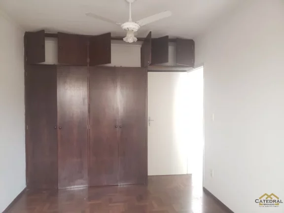 Imagem Casa com 4 quartos sendo 1 suíte e 4 vagas no Jardim Eulina em Campinas - SP