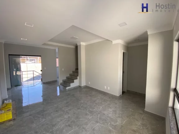 Imagem Sobrado com suíte e dois quarto no centro