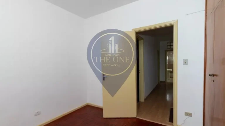 Imagem Imóvel de 3 quartos na Vila Anglo Brasileira, São Paulo-SP: casa com 2 salas, 2 banheiros, 3 vagas de garagem e 170,00 m² de área.