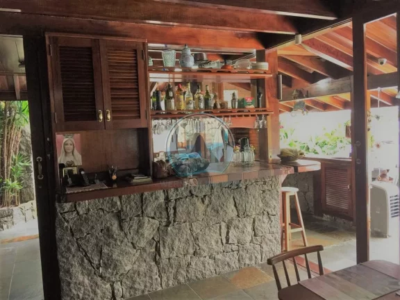 Imagem Imperdível: Casa à venda em Ubatuba-SP, Parque Vivamar! 3 quartos, 2 suítes, 1 sala, 2 banheiros, 141 m² de área.