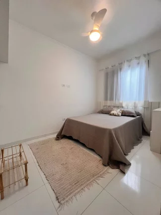 Imagem Lindo sobrado com dois dormitórios condomínio Maracanã - Praia Grande - SP