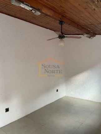 Imagem Sobardo 4 dormitórios, sendo 2 suítes, sala ampla e bem iluminada, lavabo, cozinha, quintal, sem v...