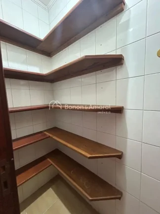 Imagem Este amplo apartamento conta com 3 dormitórios, sendo 1 suíte com sacada, sala para 2 ambientes ta...