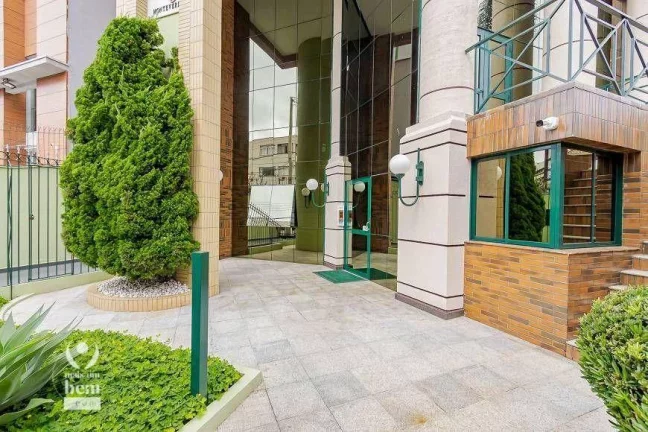Imagem Apartamento com 149 m², 3 quartos (1 suíte com hidromassagem), 2 vagas de garagem à venda por R$ 1.090.000 - Centro - Curitiba/PR