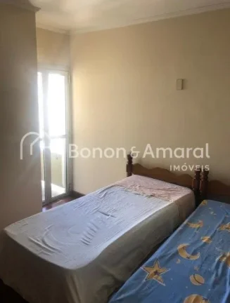 Imagem Localizado em uma das regiões mais valorizadas de Campinas, este triplex no Cambuí oferece o equil...