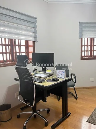 Imagem Esta casa é perfeita para quem busca uma localização privilegiada e segurança para sua família....