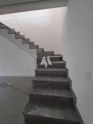 Imagem Casa Duplex /3quartos/sendo 3 suites/ piscina/Tomada para carro Elétrico/Santos