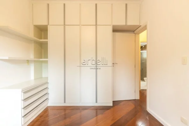 Imagem Apartamento com 147m², 3 dormitórios sendo 1 suíte, 4 banheiros, 1 lavabo, living, salas de estar...