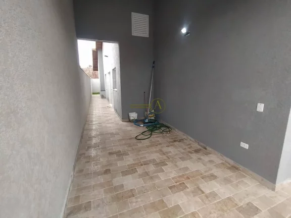 Imagem Casa nova com 2 dorms, Piscina com cascata à venda em Peruíbe/SP