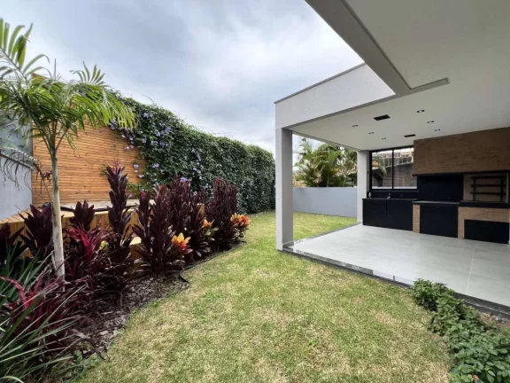 Imagem Casa Alto Padrão para Venda em Florianópolis / SC no bairro Cachoeira do Bom Jesus