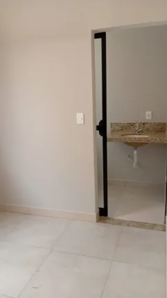 Imagem Casa em Condomínio de Alto Padrão no Horto Florestal - 3 quartos, 1 suíte, 2 salas, 85,58 m² - Sorocaba-SP