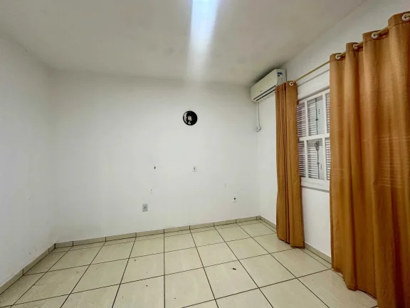 Imagem Casa com 3 dormitórios e 2 vagas, 850m da praia do Gravatá - Navegantes/SC