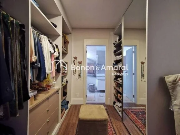 Imagem Magnífica casa mobiliada, Casa moderna, com sala de estar com pé direito duplo, lareira a gás em ...