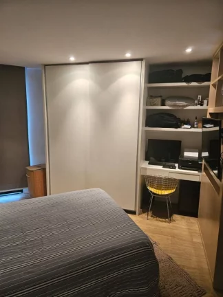 Imagem Apartamento à venda em São Paulo, Vila Nova Conceição, com 1 quarto, 37m2 e 1 vaga. Reformado e mobiliado.