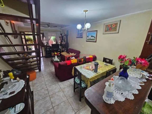 Imagem Casa com 3 dormitórios à venda, 195 m² por R$ 680.000,00 - Palmeiras - Cabo Frio/RJ