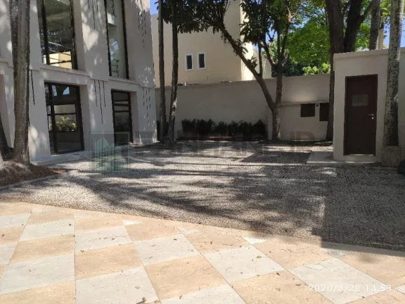 Imagem Este maravilhoso imóvel comercial possui endereço emblemático, localização privilegiada e uma fachada imponente que irá destacar o seu negócio. Com ma