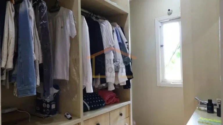 Imagem Sobrado mobiliado com 288 m² de área total. Possui 4 dormitórios, sendo 1 suíte, 3 banheiros. Am...