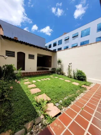 Imagem Sobrado Maravilhoso 229 m² 3 Dormitorios e Cinco Vagas de Garagens