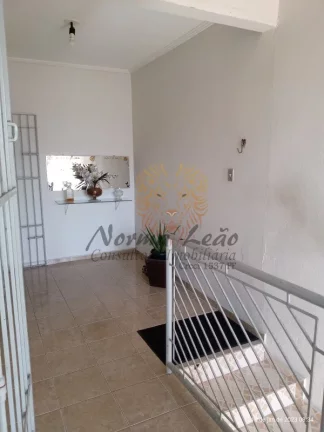 Imagem Casa Duplex com Ponto Comercial à venda no Conjunto Augusto Franco, Aracaju-SE! 3 quartos, 2 suítes, 215m².
