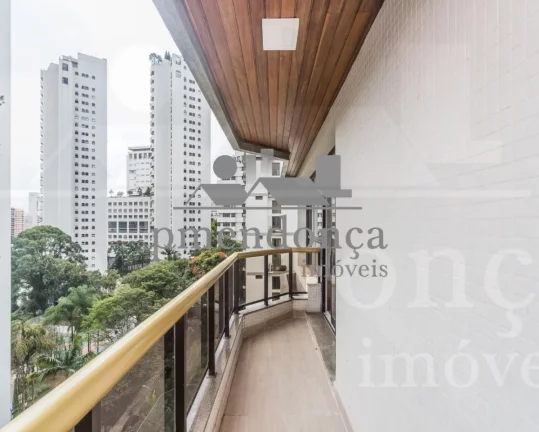 Imagem Apartamento reformado à venda em Higienópolis com 3 suítes e 4 vagas, 169m2.