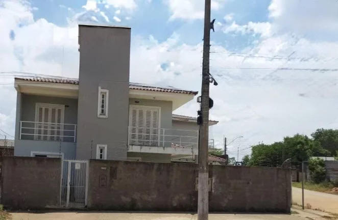 Imagem Casa 340m2, 5 quartos, Rua Vila Lobos, Tamandaré-Esteio