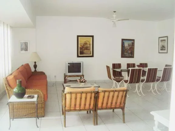 Imagem PITANGUEIRAS - CALÇADÃO - 30 METROS DO MAR - LINDA VISTA - 181 M² DE ÁREA ÚTIL - GARAGEM NO PRÉDIO - EXCELENTE APARTAMENTO.