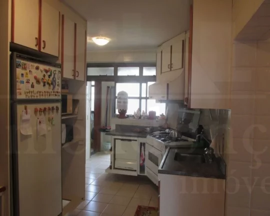 Imagem Apartamento excelente, com terraço, lavabo, 4 dormitórios sendo 1 suíte, piso em tacos e tudo bem...