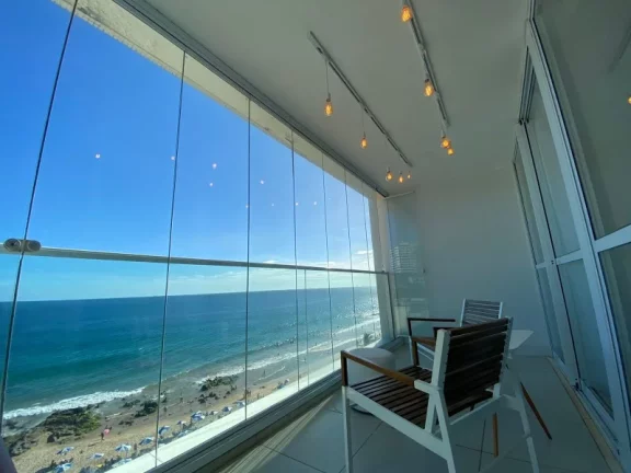 Imagem A 5ª Avenida Imóveis selecionou esta unidade no cobiçado EXPRESSO 2222 Residencia ... Charme: 1/4 mobiliado porteira fechada FRONTAL MAR: R$1.250.000,00