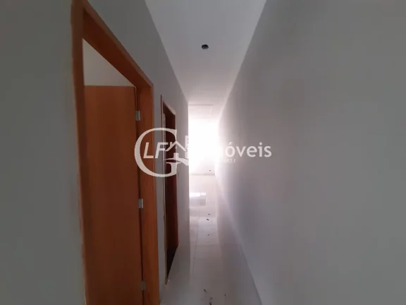 Imagem Linda casa à venda com acabamento impecável e localização privilegiada.
