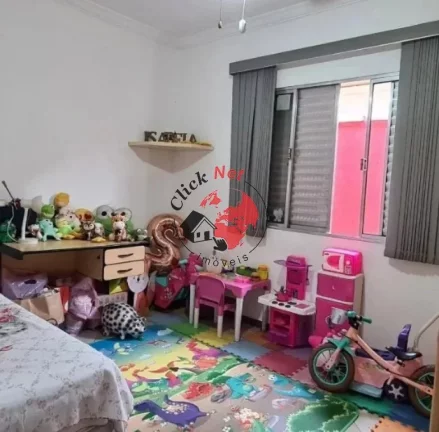 Imagem Casa térrea à venda localizada no bairro Pauliceia, São Bernardo do Campo com 3 dormitórios, sendo 1 suíte, 3 vagas, 257 m².
