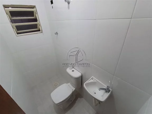 Imagem Casa Geminada 2 Quartos no Ocian, Praia Grande - Conforto e Segurança