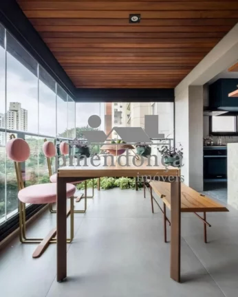Imagem Apartamento em Pinheiros com 70m² totalmente reformado com muita luz natural.