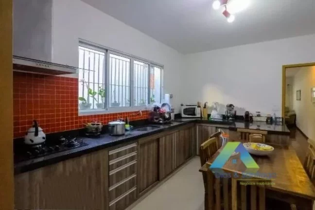 Imagem Casa à venda com 160m², 4 quartos e 2 vagas