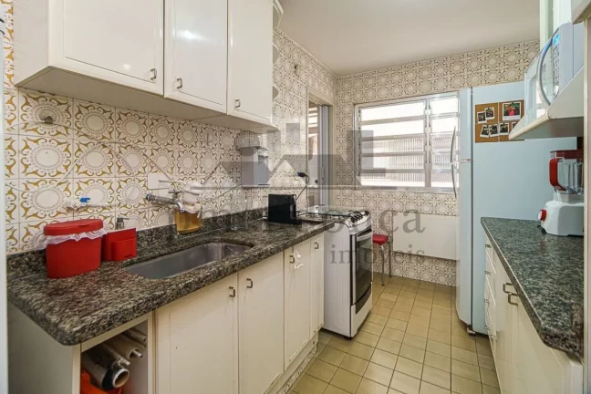 Imagem Este apartamento é ideal para quem busca um espaço amplo e confortável para morar. Com living par...