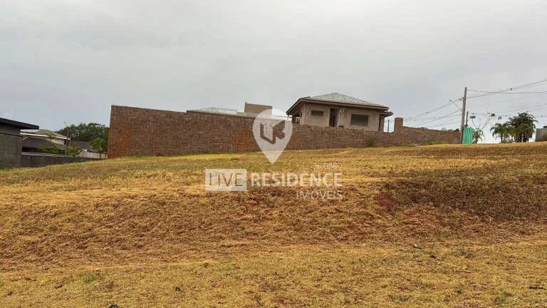 Imagem Terreno de 1.119 metros a venda em excelente condomínio com Lagos