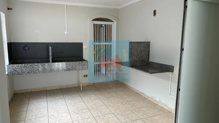 Imagem Sala Comercial no Centro de Mongaguá, com 2 salas, recepção, cozinha, edicula , R$ 4.800,00