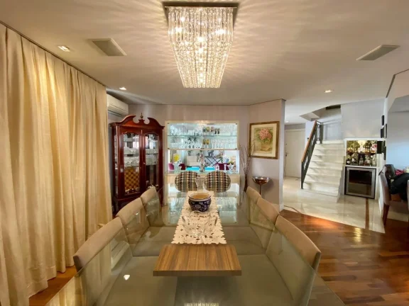 Imagem Cobertura 248 M², 3Q, 3 suítes, 4 banheiros, 3 vagas, sauna, piscina, churrasqueira, adega, gazebo, gerador, closet, lareira.