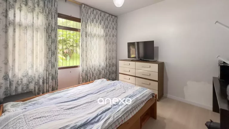 Imagem Linda Casa de 3 Dormitórios em Localização Privilegiada!